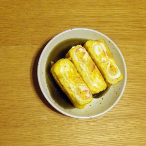 相性ピッタリ♪ カニカマ  in  玉子焼き